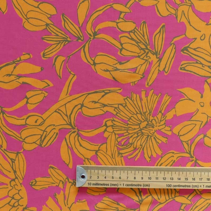 Tissu Jersey Viscose Fuchsia Imprimé Anges - Largeur 1,45 M, Longueur 20 M - Fabriqué En France