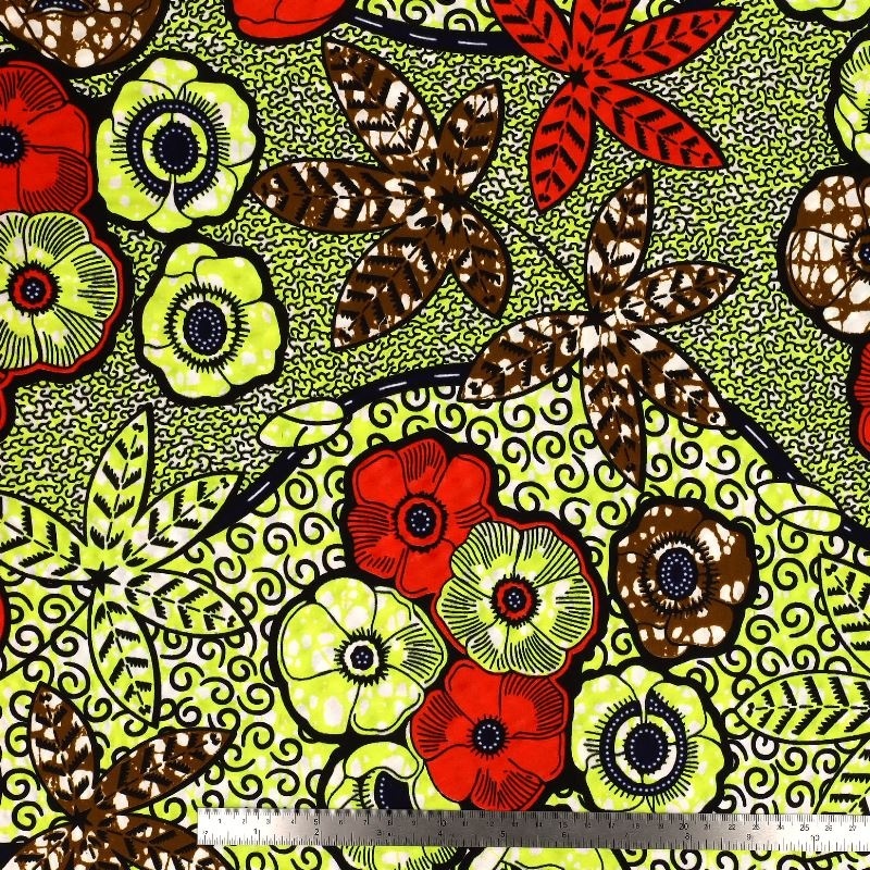 Coupon De Tissu Coton Fleuri - Motif Rouge Vert Sur Fond Beige/Ficelle - 70 Cm X 120 Cm