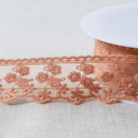 Tulle brodé fleurettes mat