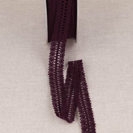 Dentelle entre deux