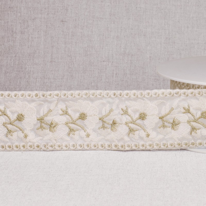 Galon brodé fleurs blanc