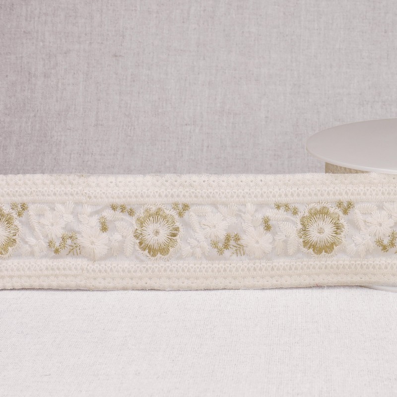 Galon brodé fleurs blanc