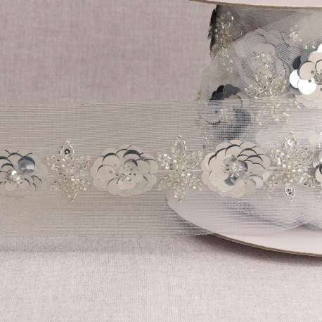 Galon brodé paillettes et perles