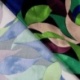 Tissu Satin de Viscose Imprimé Feuilles Vert bleu Roi 