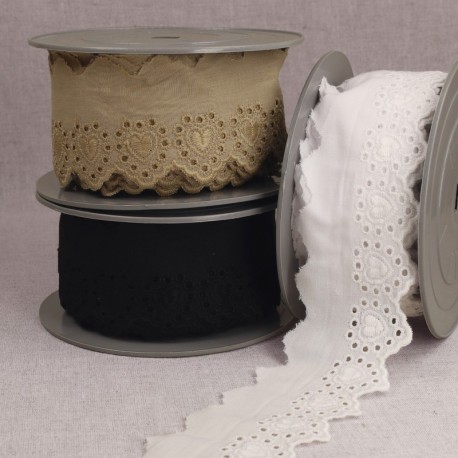 Broderie coeurs