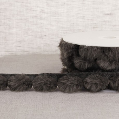Bande de pompons fourrure synthetique
