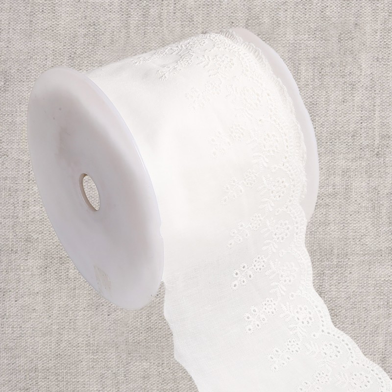Broderie fleurs  Blanc
