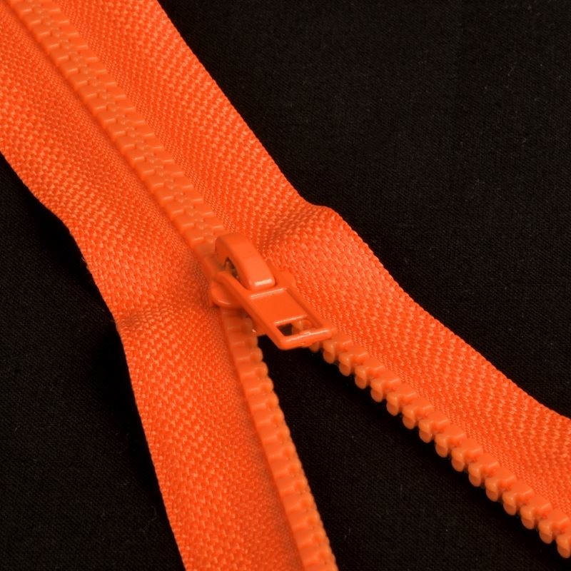 Fermeture à glissière injectée séparable