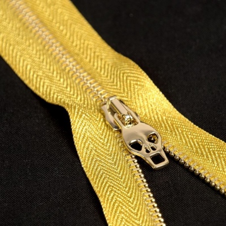 Fermeture metallisée