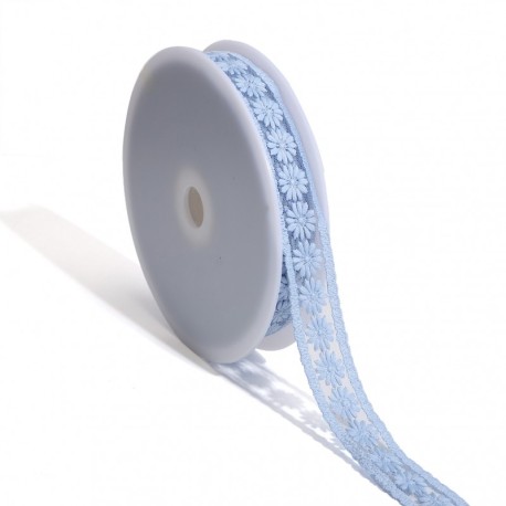 Broderie fleurs sur tulle