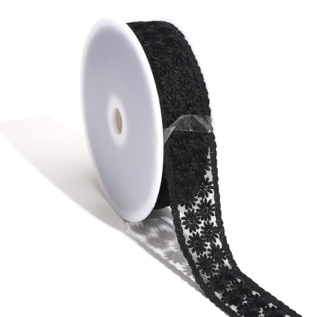 Broderie fleurs sur tulle