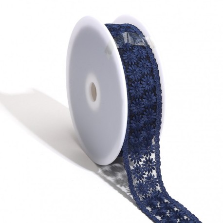 Broderie fleurs sur tulle