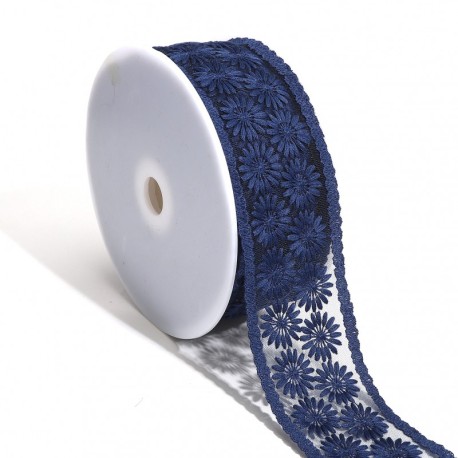 Broderie fleurs sur tulle