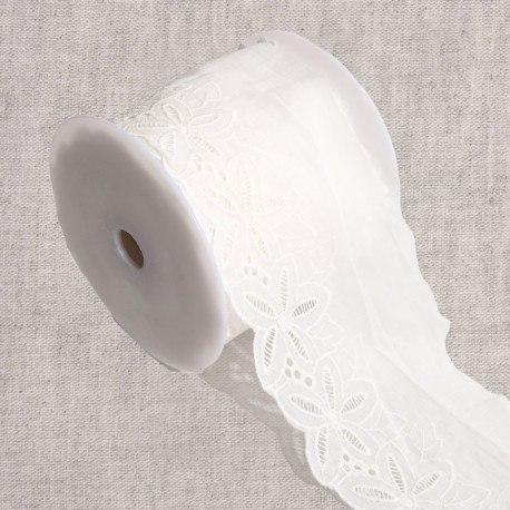 Broderie fleurs  Blanc