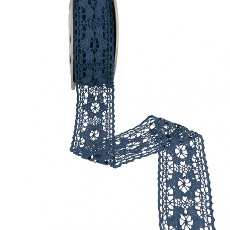 Dentelle entre deux fleurs