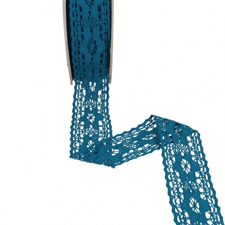 Dentelle entre deux fleurs