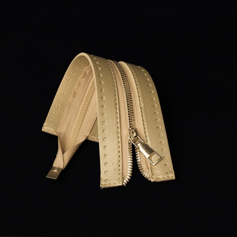 Fermeture effet cuir