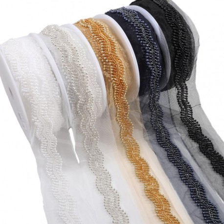 Galon perles brodees sur voile
