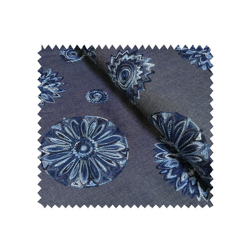 Tissu Chambray Brodé Rosace