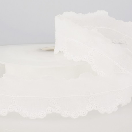 Broderie anglaise