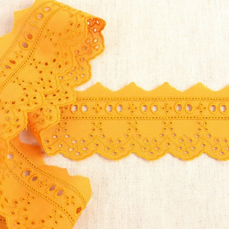 Broderie passe ruban
