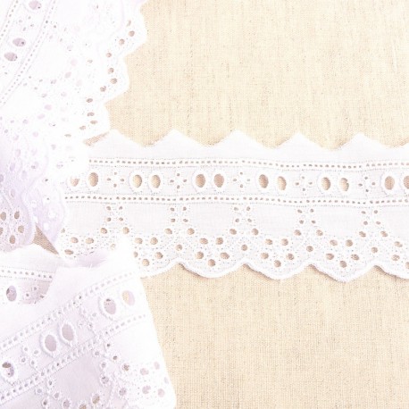 Broderie passe ruban