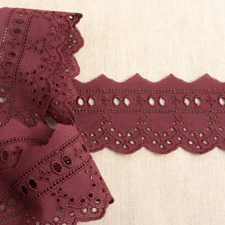 Broderie passe ruban
