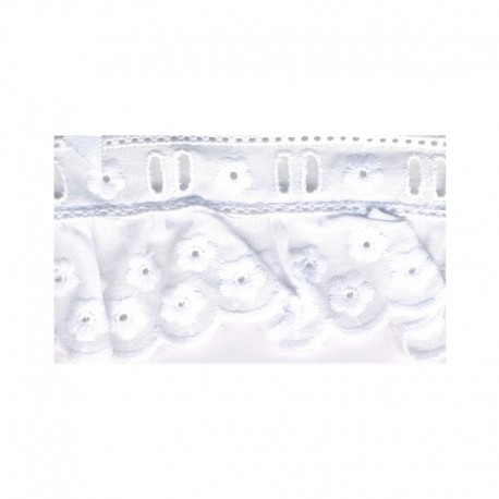 Broderie anglaise froncee